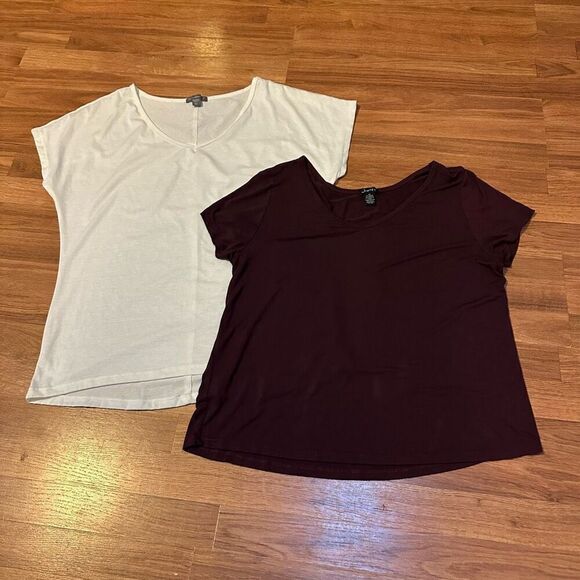 T-shirts V-neck short sleeve - Peace and Pearls, Justify - women’s size XL - Picture 1 of 16